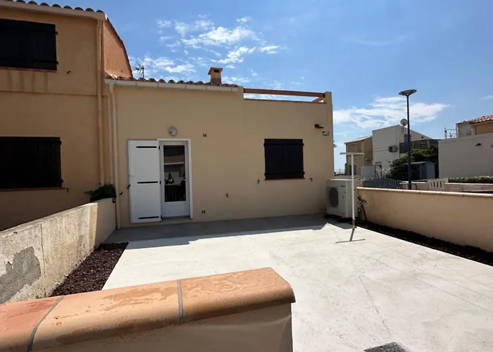 Maison Toute Equipee Vue Fleury (Aude)